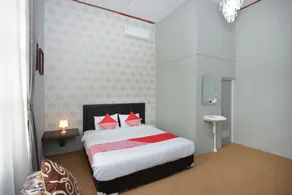 RedDoorz At Golden Inn Tugu Yogyakarta - Room