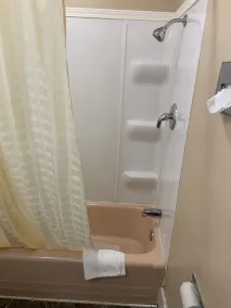 Ashland Motel - Bathroom