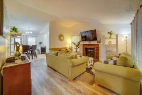 "Chambray" Moreno Valley - Stunning 4 bd, 2 ba home with AC and laundry - Interiör