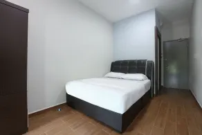 OYO 89859 PP Traveller's Hotel - Chambre