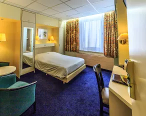Hotel Pacific - Room