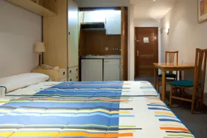 Apartamentos Goya 75 - Chambre