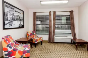 Super 8 by Wyndham Harrisburg - Lobby