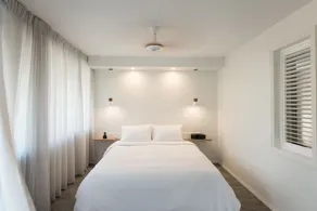 Heart Hotel and Gallery Whitsundays - Room