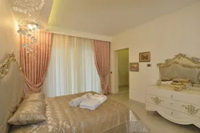 Calista Premium Residence - Room
