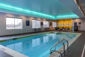 Tru by Hilton Naperville Chicago - Piscine