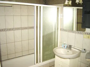 Like Home Apartments - Bathroom