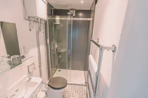 Old Bank Rooms - Bathroom