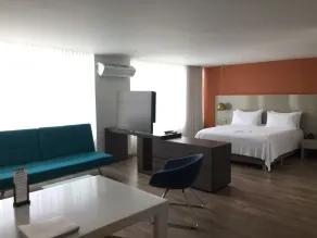 Hotel Holiday Inn Express & Suites Medellin by IHG - Room