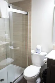 Tahoe Trail Resort - Bathroom