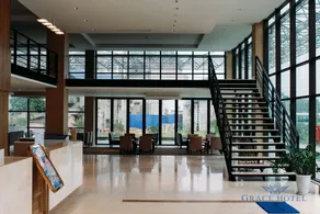 Grace Hotel - Reception