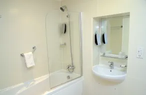 PREMIER SUITES Newcastle - Baño