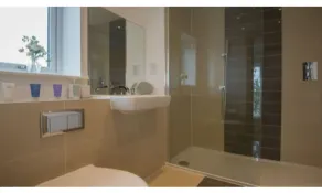 Tailored Stays  -  Executive Town House - Bathroom