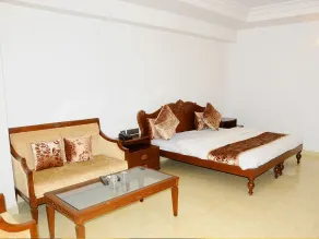 Hotel Ashray - Room