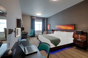 Hotel Clique Calgary Airport - Room
