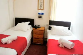 Plaza London Hotel - Quarto