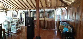 Limasan Mbah Darmo - Sitzecke in der Lobby