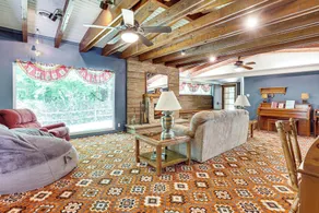 Peaceful Coshocton Home w/ Grills & Spacious Yard - Innenbereich