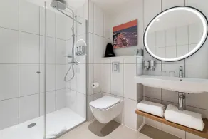 Hampton by Hilton Bordeaux Merignac Airport - Bathroom