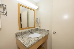 Red Roof Inn Knoxville Central – Papermill Road - Salle de bain