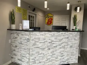 Super 8 by Wyndham Brownsburg - Lobby