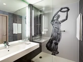 Park Inn by Radisson Luxembourg City - Bathroom