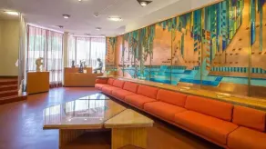 The Inn at Price Tower - Lobby sitting area