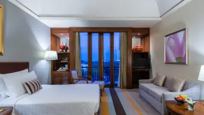 Chatrium Hotel Royal Lake Yangon - Room