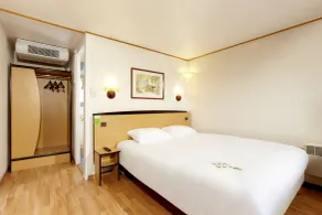 Campanile Saintes - Room