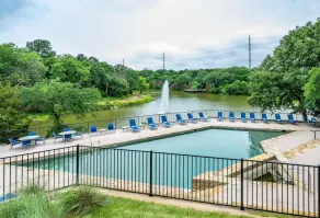 Hilton DFW Lakes Executive Conference Center - Piscine