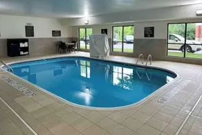 Comfort Inn & Suites Middletown - Franklin - Piscine
