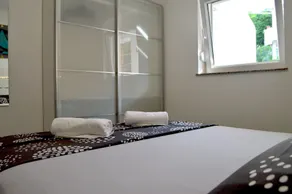 Apartamento con barbacoa y terraza | Vistas a la ciudad - Habitación