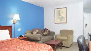 Holiday Lodge & Suites - Chambre