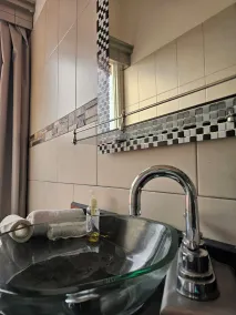 HK Group Hotel - Bathroom