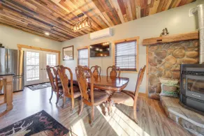 Home w/ River View & Game Room in Tidioute! - Interiør