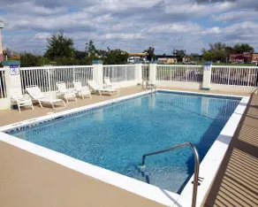 Quality Inn Chipley I-10 at Exit 120 - Piscine