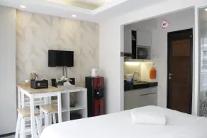 Cozy Studio Apartment at Gateway Pasteur Bandung By Travelio - Zimmer