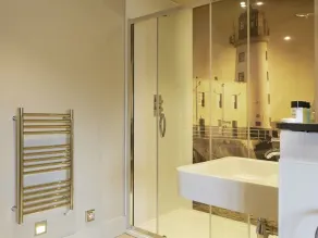 The Mayfield Seamer - Bathroom