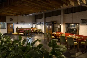 Manu Maharani Resort - Restaurant
