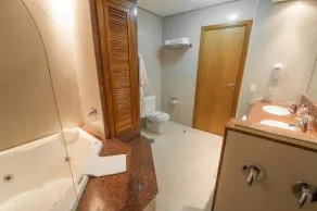 Jacques Georges Tower - Bathroom