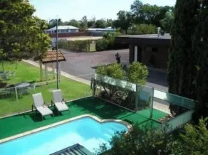 Nicholas Royal Motel - Hay CBD - Piscina
