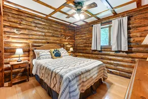 Pet-friendly Lyndon Station Cabin - Hike & Fish! - Habitación