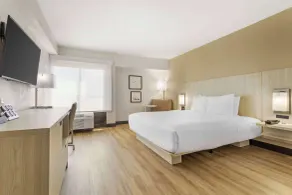 Best Western Plus Sugar Land-Stafford - Room