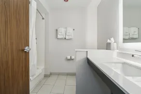 Holiday Inn Express & Suites - Bensenville - O'Hare by IHG - Room