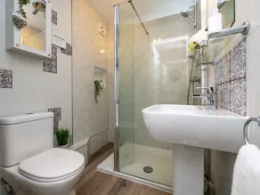 Pemba Cottage - Bathroom