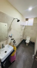 Hotel SN Grand - Bathroom
