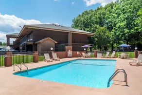 Quality Inn near Speedway - Pool