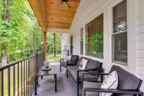 3 Mi to Dtwn! Forest City Haven w/ Furnished Patio - Interiør