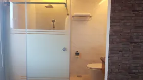 GQ Plaza - Bathroom