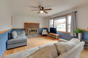 15 Mi to Cochran's Ski Area: Cozy Home w/ Yard! - Intérieur